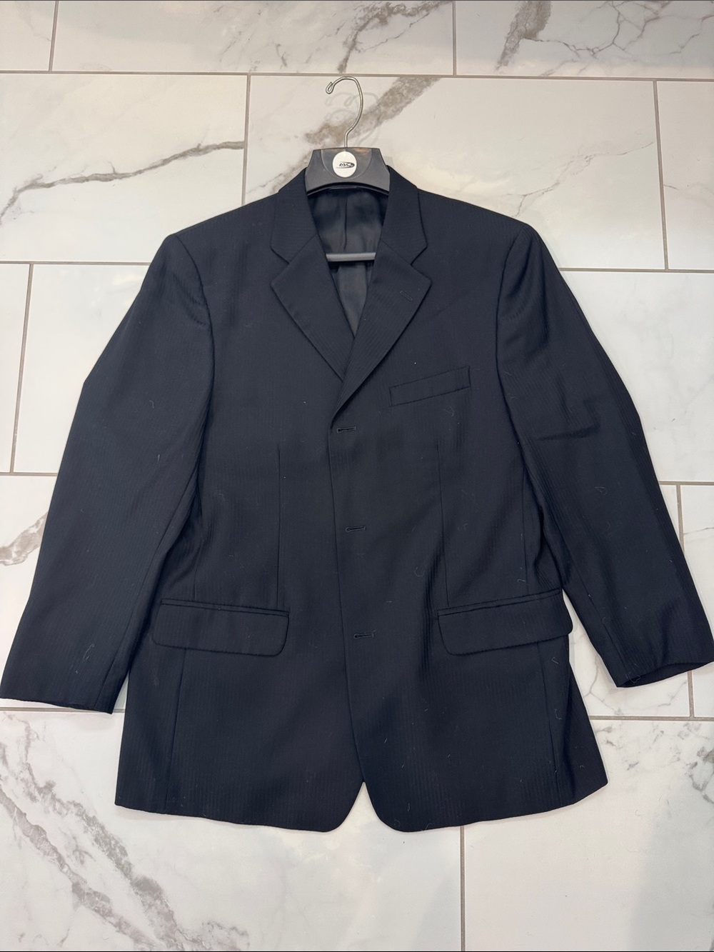 Bachrach 44R Men’s Black Suit